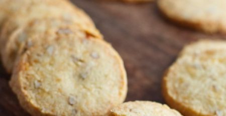 Pepper Jack Cheese Crackers